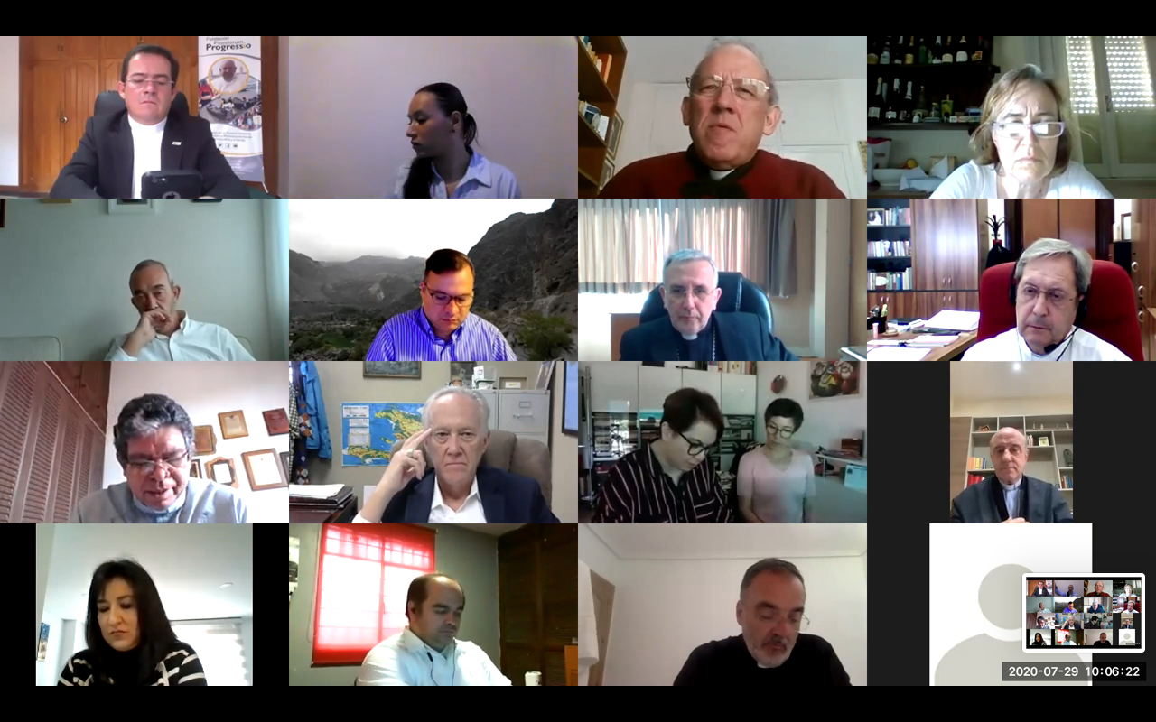 Una foto del meeting online