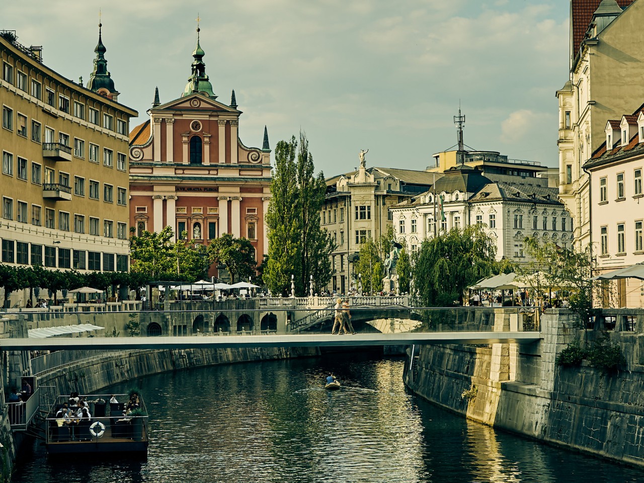 Protection of human rights: the Catholic Church promotes constructive dialogue  